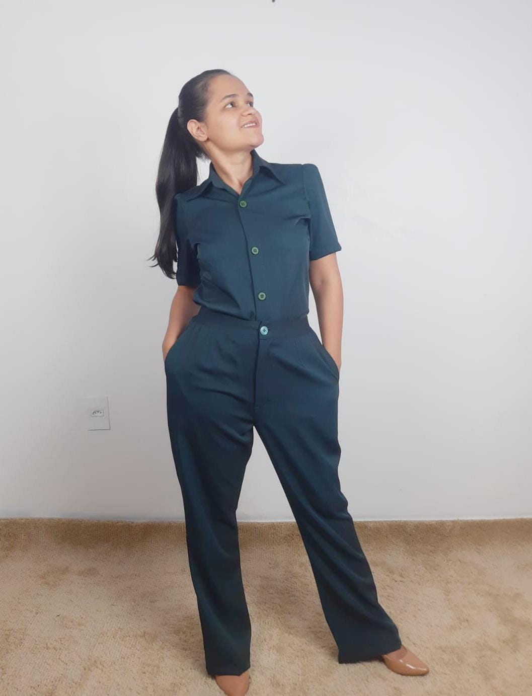 Scrub Seul Verde Musgo Ebes Jalecos – Gabardine Premium com Elastano, Confortável e Ajustável